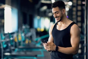 Trainee with online personal trainer